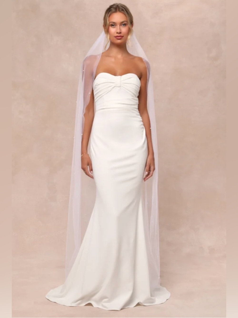 NWT Strapless Ivory Wedding Gown with Sweetheart Bow Bodice Large